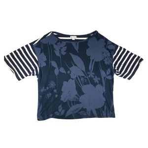 GAP  Top Blouse  Short Sleeve Round Neck Women's Size Large Blue & White Stripes